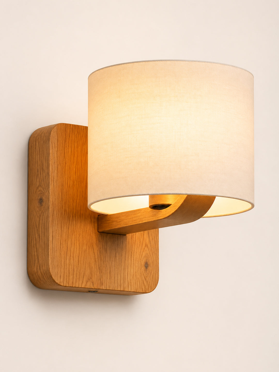 Havra Wall Lamp – Wood
