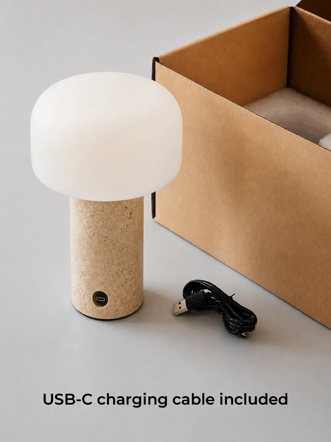 Hooled Vesper Stone Tischleuchte mit USB-C-Anschluss und mitgeliefertem Ladekabel